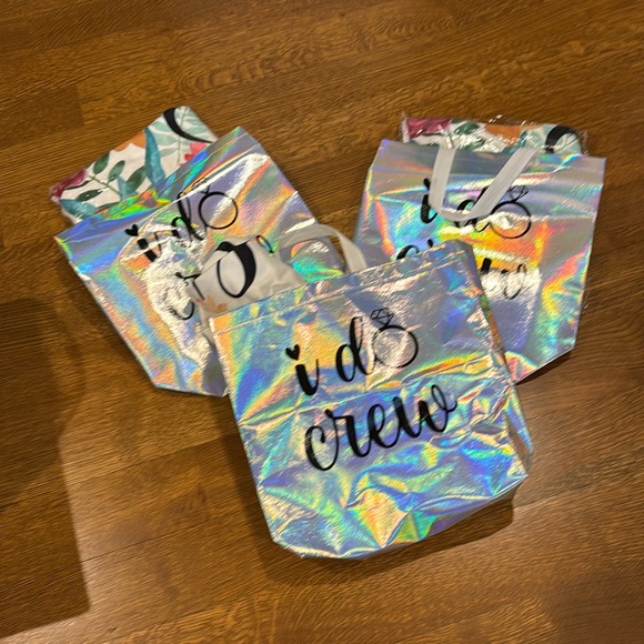 Bride Tribe 3 Towels with 3 Gift bags plus 6 Bracelets- New! - Picture 2 of 3